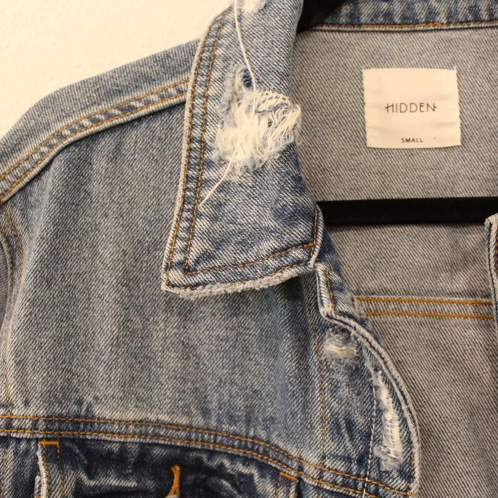Hidden Ripped Jean Jacket - Picture 3 of 6